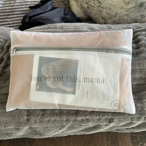 WE ARE AMMA

HONEY COCOON